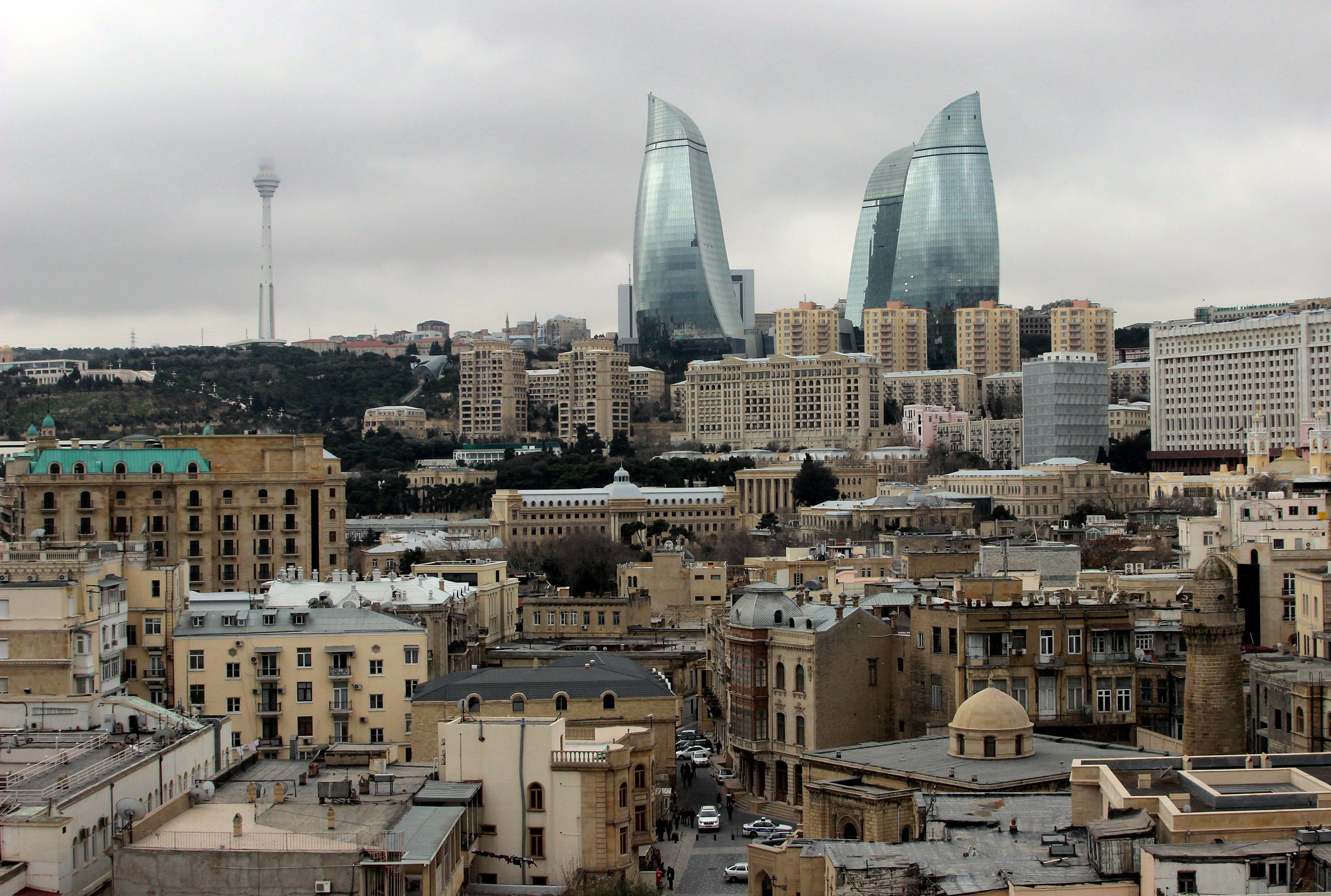 Основание баку. Белый город Баку. Азербайджан Баку белый город. Азербайджан город Баку 2018. Город Баку 1998.