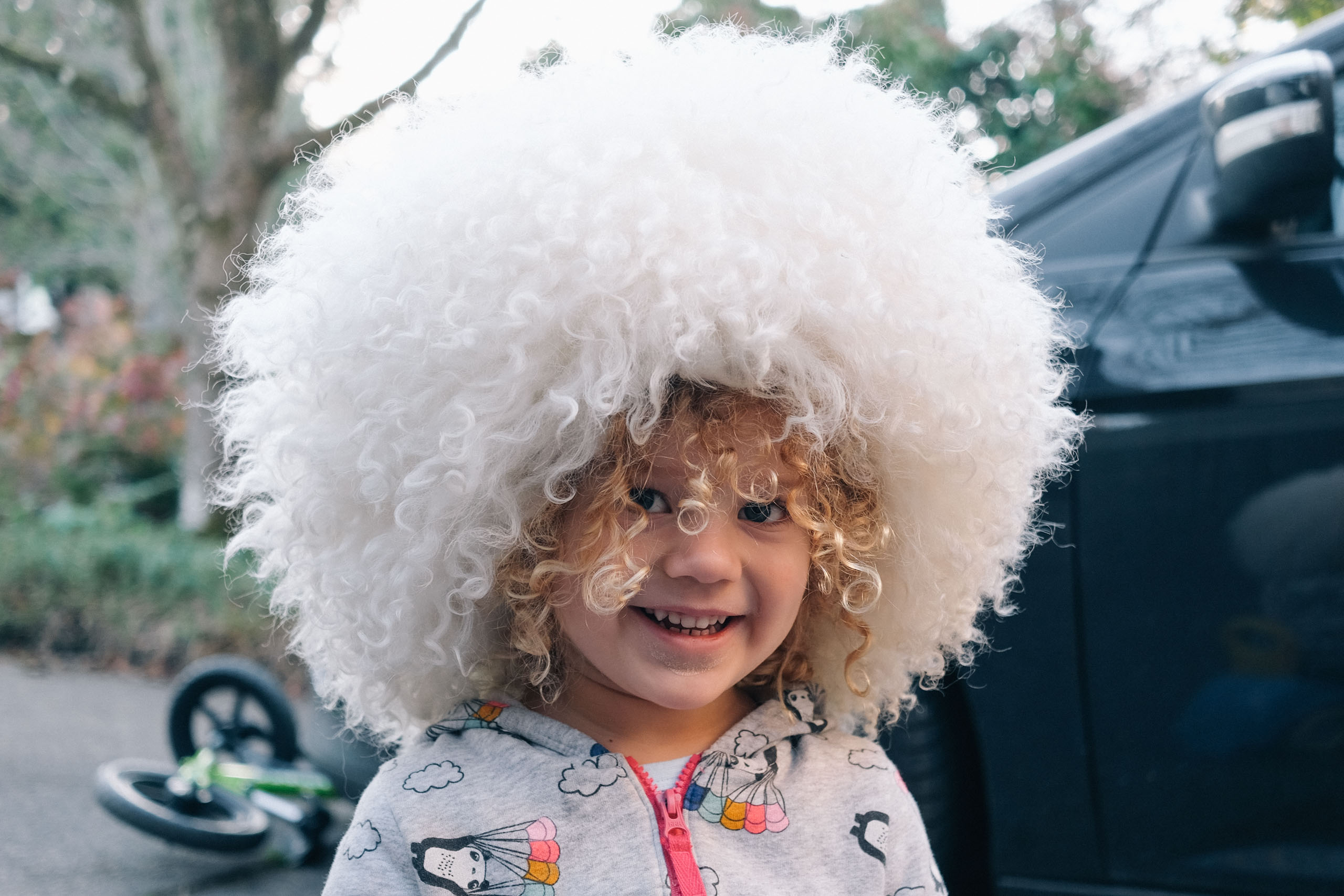 idara wearing habib hat