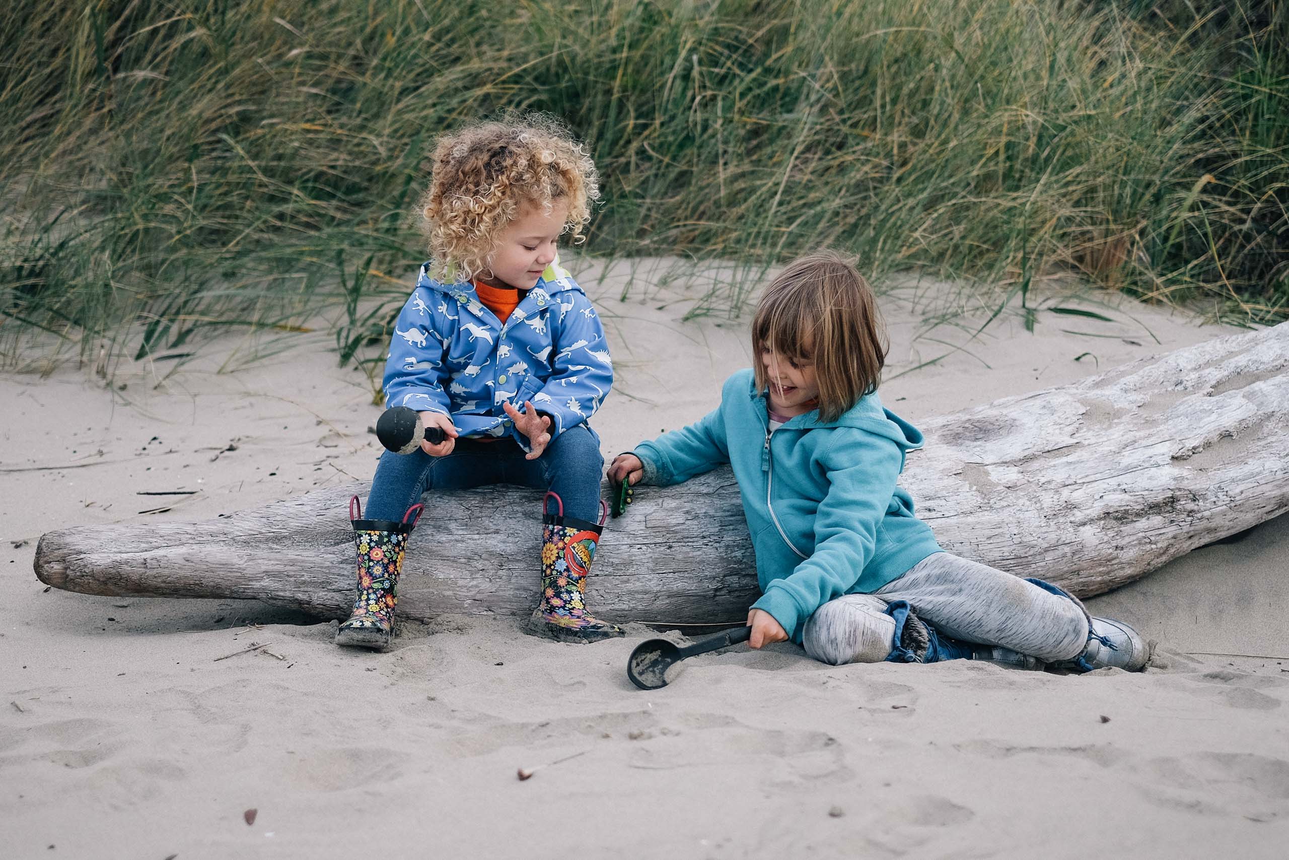 idara and piper at the beach