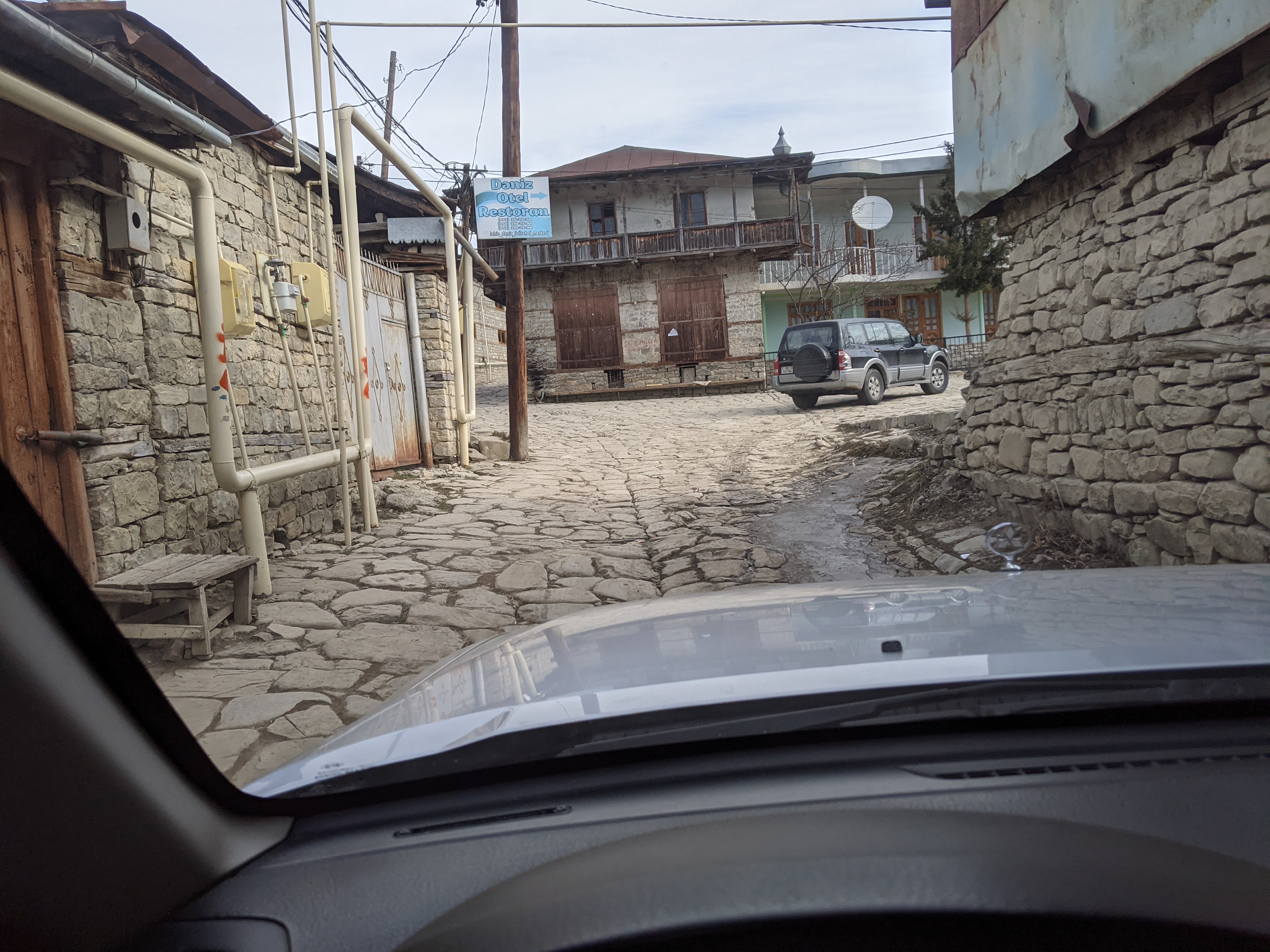 road into lahic